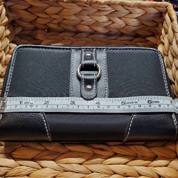 Black & Silver Wallet - Picture 3 of 9